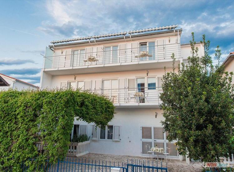 Apartmani Aria Rogoznica  Eksteriør billede