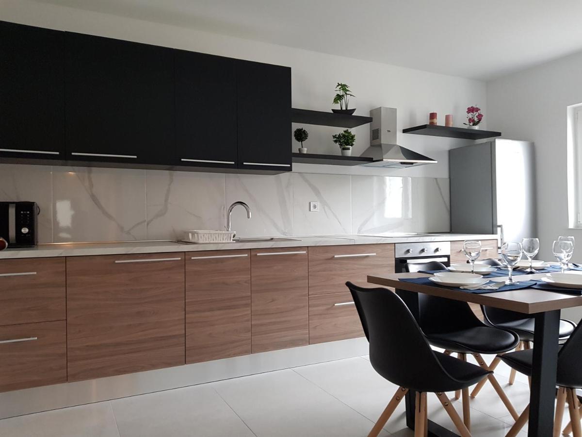 Apartmani Aria Rogoznica  Eksteriør billede