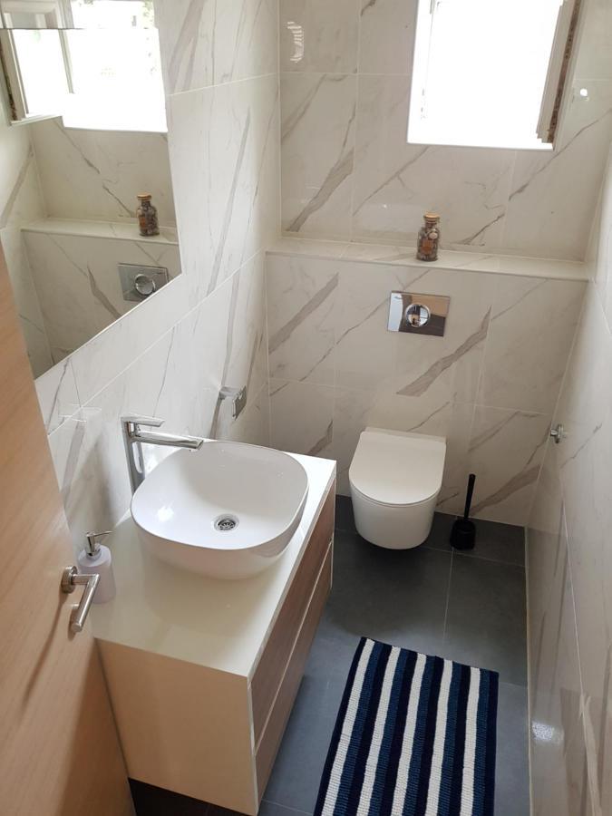 Apartmani Aria Rogoznica  Eksteriør billede
